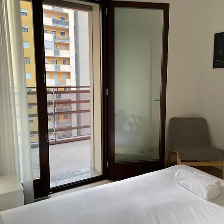 Hospitami - 15 Min Duomo Apartamento Milão